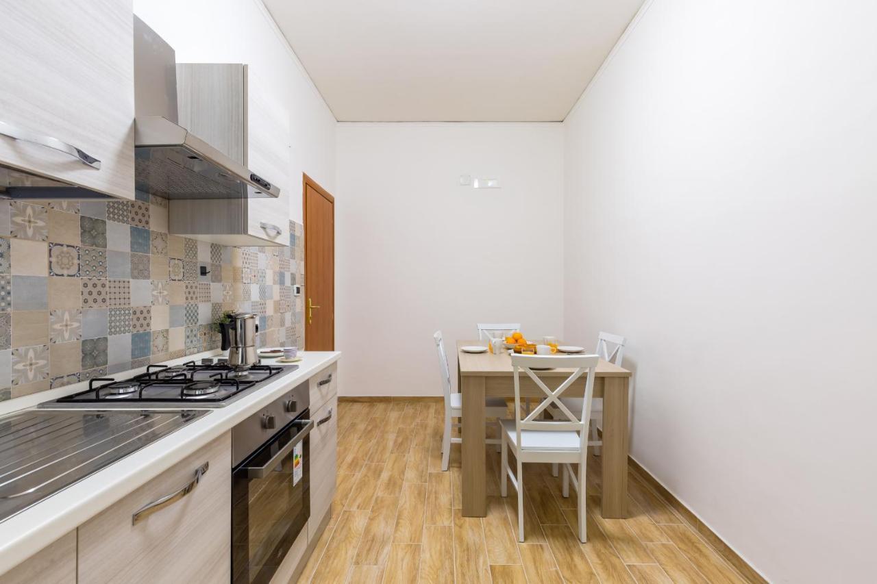 Central Station Family Apartment By Wonderful Italy Napoli Dış mekan fotoğraf